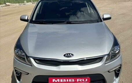 KIA Rio IV, 2018 год, 1 350 000 рублей, 2 фотография