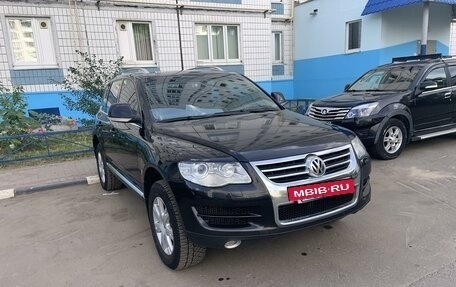 Volkswagen Touareg III, 2010 год, 1 670 000 рублей, 2 фотография