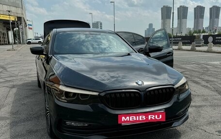 BMW 5 серия, 2018 год, 3 200 000 рублей, 3 фотография