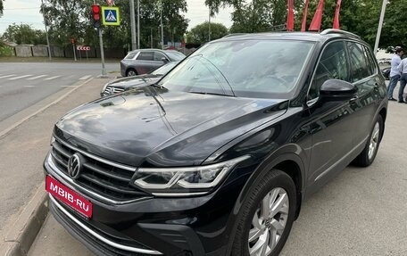 Volkswagen Tiguan II, 2021 год, 3 949 000 рублей, 1 фотография