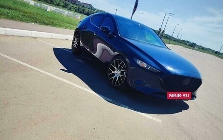Mazda 3, 2019 год, 2 500 000 рублей, 2 фотография