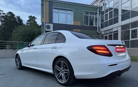 Mercedes-Benz E-Класс, 2018 год, 3 890 000 рублей, 4 фотография