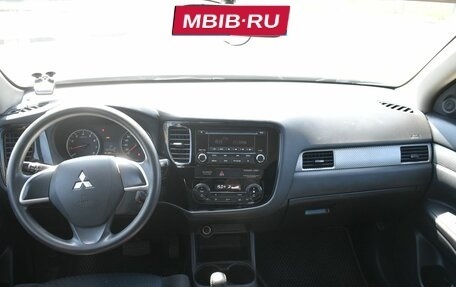 Mitsubishi Outlander III рестайлинг 3, 2014 год, 1 550 322 рублей, 6 фотография
