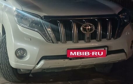 Toyota Land Cruiser Prado 150 рестайлинг 2, 2015 год, 3 500 000 рублей, 4 фотография