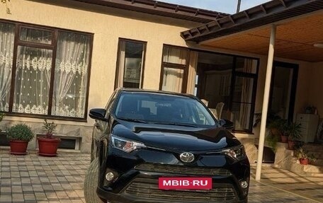 Toyota RAV4, 2016 год, 2 500 000 рублей, 5 фотография