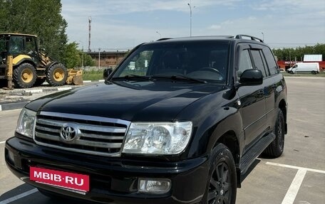 Toyota Land Cruiser 100 рестайлинг 2, 2006 год, 2 550 000 рублей, 2 фотография