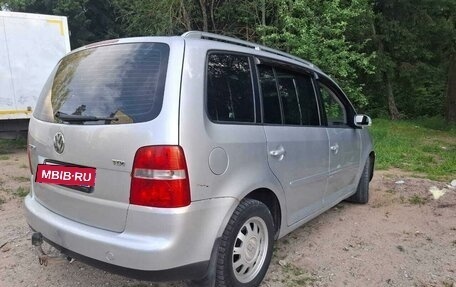 Volkswagen Touran III, 2004 год, 570 000 рублей, 6 фотография