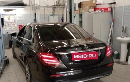 Mercedes-Benz E-Класс, 2018 год, 3 650 000 рублей, 4 фотография