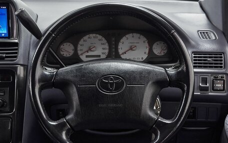 Toyota Ipsum II, 2000 год, 897 000 рублей, 18 фотография
