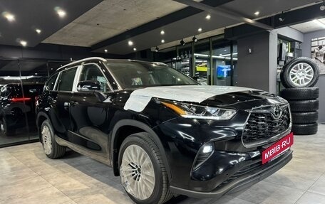 Toyota Highlander, 2024 год, 7 800 000 рублей, 3 фотография