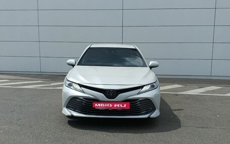 Toyota Camry, 2020 год, 3 950 000 рублей, 2 фотография