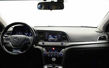 Hyundai Elantra VI рестайлинг, 2016 год, 1 289 000 рублей, 5 фотография