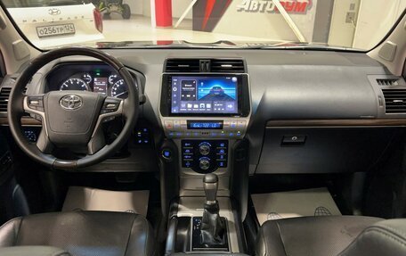 Toyota Land Cruiser Prado 150 рестайлинг 2, 2017 год, 5 757 000 рублей, 29 фотография