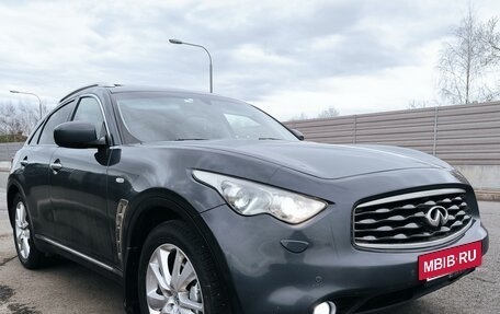 Infiniti FX II, 2010 год, 1 700 000 рублей, 26 фотография