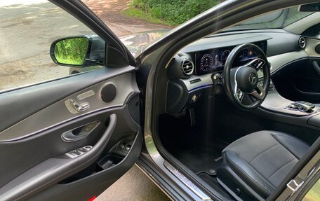 Mercedes-Benz E-Класс, 2019 год, 3 300 000 рублей, 21 фотография