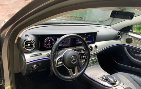 Mercedes-Benz E-Класс, 2019 год, 3 300 000 рублей, 18 фотография