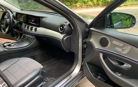 Mercedes-Benz E-Класс, 2019 год, 3 300 000 рублей, 22 фотография