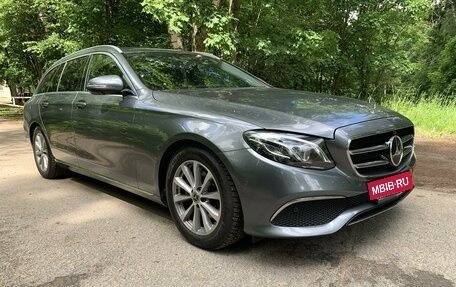 Mercedes-Benz E-Класс, 2019 год, 3 300 000 рублей, 11 фотография