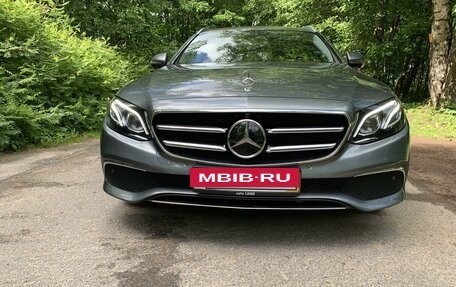 Mercedes-Benz E-Класс, 2019 год, 3 300 000 рублей, 14 фотография
