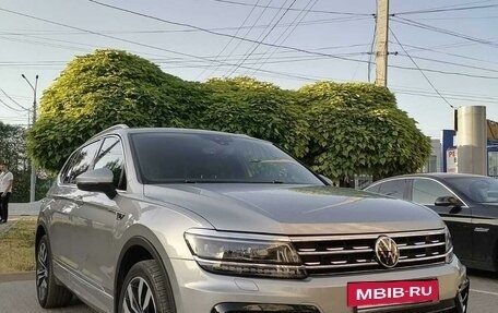 Volkswagen Tiguan II, 2020 год, 3 350 000 рублей, 2 фотография