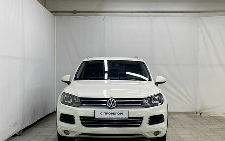 Volkswagen Touareg III, 2011 год, 1 950 000 рублей, 2 фотография