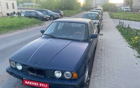 BMW 5 серия, 1989 год, 250 000 рублей, 1 фотография