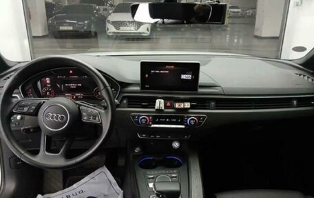 Audi A4, 2019 год, 2 950 000 рублей, 5 фотография