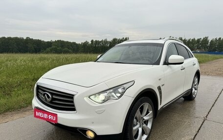 Infiniti QX70, 2013 год, 1 800 000 рублей, 2 фотография