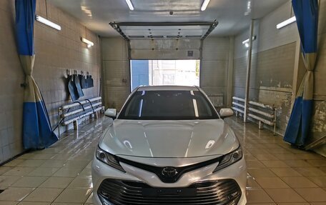 Toyota Camry, 2019 год, 3 110 000 рублей, 2 фотография