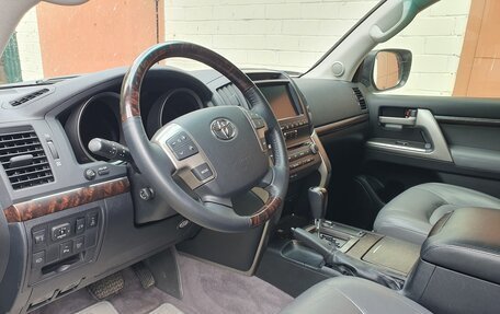 Toyota Land Cruiser 200, 2010 год, 5 300 000 рублей, 2 фотография