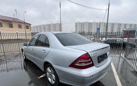 Mercedes-Benz C-Класс, 2005 год, 549 000 рублей, 4 фотография