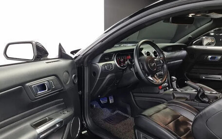 Ford Mustang VI рестайлинг, 2020 год, 2 850 000 рублей, 12 фотография