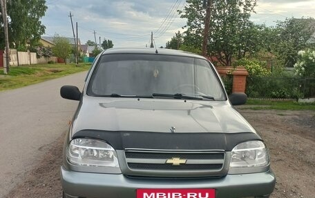 Chevrolet Niva I рестайлинг, 2004 год, 370 000 рублей, 2 фотография