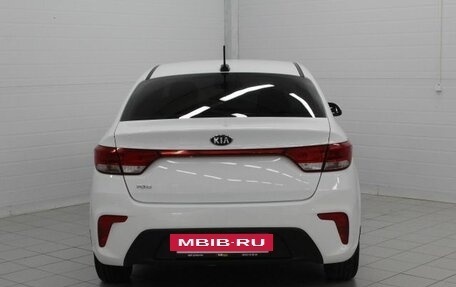 KIA Rio IV, 2018 год, 1 320 000 рублей, 6 фотография