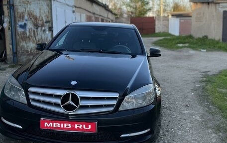 Mercedes-Benz C-Класс, 2010 год, 1 100 000 рублей, 1 фотография