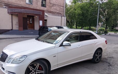 Mercedes-Benz E-Класс, 2012 год, 1 500 000 рублей, 3 фотография