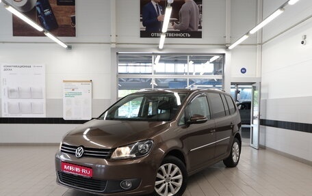 Volkswagen Touran III, 2011 год, 1 295 000 рублей, 1 фотография