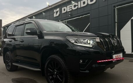 Toyota Land Cruiser Prado 150 рестайлинг 2, 2020 год, 7 000 000 рублей, 2 фотография