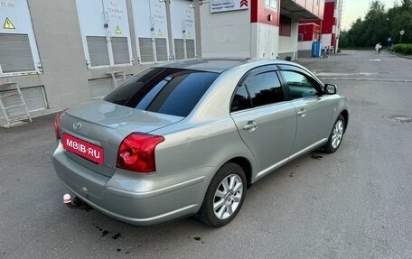 Toyota Avensis III рестайлинг, 2005 год, 680 000 рублей, 2 фотография