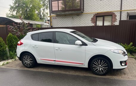 Renault Megane III, 2013 год, 850 000 рублей, 3 фотография