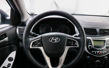 Hyundai Solaris II рестайлинг, 2013 год, 13 фотография