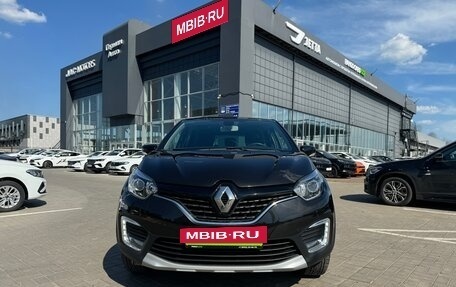 Renault Kaptur I рестайлинг, 2019 год, 1 850 000 рублей, 2 фотография