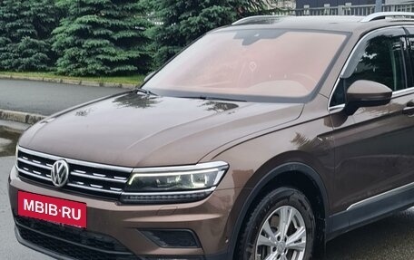 Volkswagen Tiguan II, 2019 год, 3 280 000 рублей, 2 фотография