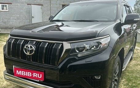 Toyota Land Cruiser Prado 150 рестайлинг 2, 2021 год, 8 950 000 рублей, 3 фотография