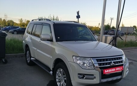 Mitsubishi Pajero IV, 2015 год, 2 550 000 рублей, 4 фотография