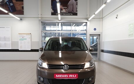 Volkswagen Touran III, 2011 год, 1 295 000 рублей, 2 фотография