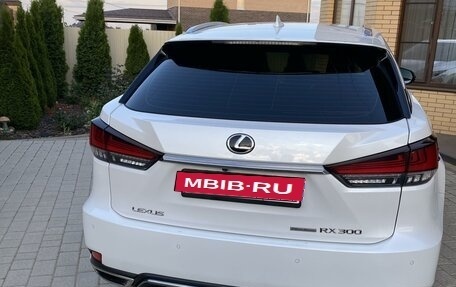 Lexus RX IV рестайлинг, 2021 год, 7 500 000 рублей, 4 фотография