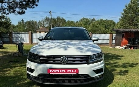 Volkswagen Tiguan II, 2018 год, 2 585 000 рублей, 2 фотография