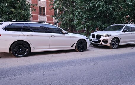 BMW 5 серия, 2018 год, 4 400 000 рублей, 5 фотография