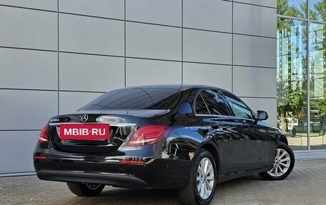Mercedes-Benz E-Класс, 2018 год, 2 490 000 рублей, 5 фотография